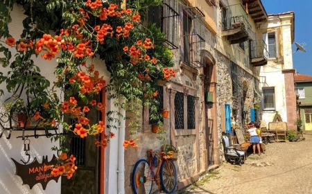 Ege’de Saklı Cennet! Küçükköy’ün Taş Evleri, Galerileri ve Kokulu Sokakları