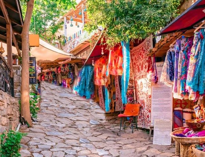 İzmir’e Bir Adım Uzakta Saklı Cennet! Şirince’nin Taş Sokaklarında Huzur ve Ege Lezzetleri!